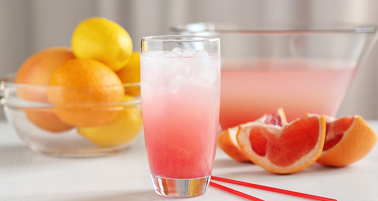Glas mit leichte Früchte Pink-Grapefruit 