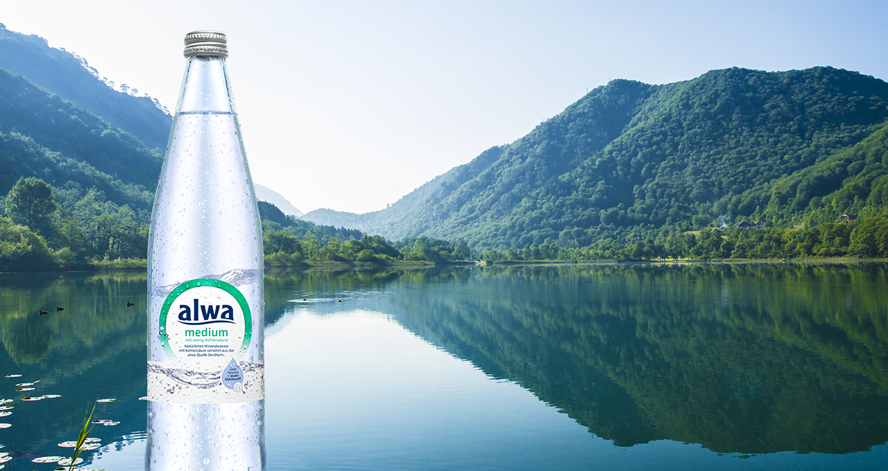 alwa Mineralwasser in der Glasflasche
